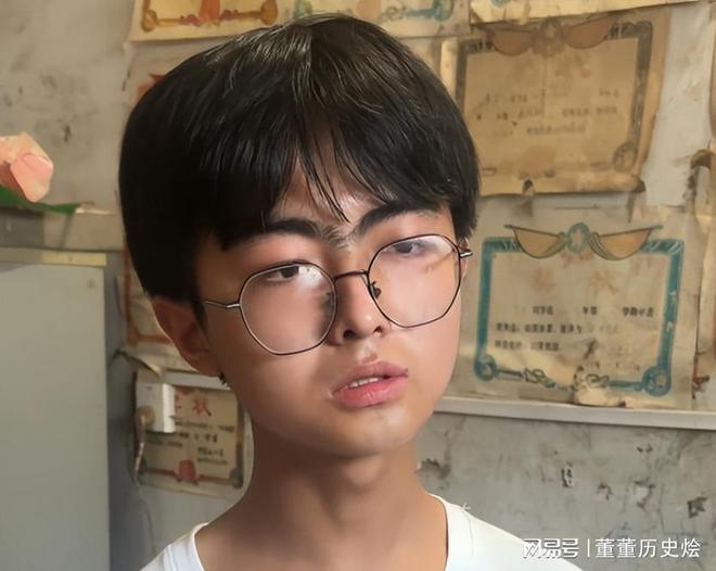 天崩开局679分寒门贵子考上国防科技大学恶心的一幕却出现了(图9)