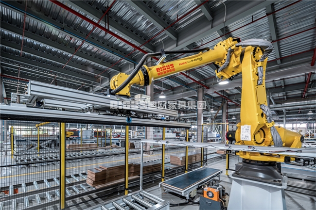 迪欧集团2025三冠加冕：科技制造铸就中国商用家具创新航母(图3)