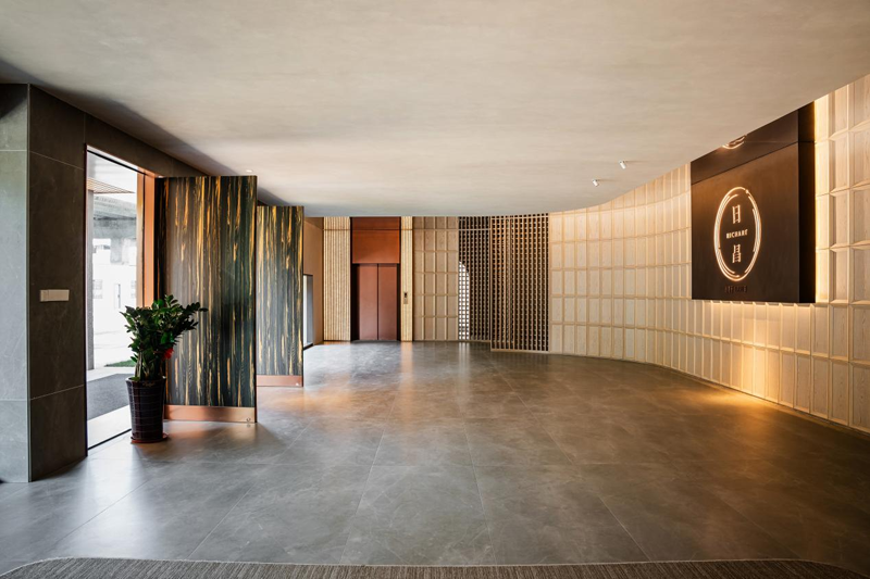 日昌家具：34载匠心领航荣膺三项酒店家具大奖(图3)