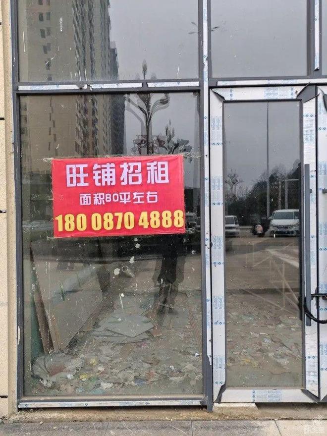 房东直租！镇雄街心花园270平门面出租带仓库和宿舍！(图28)