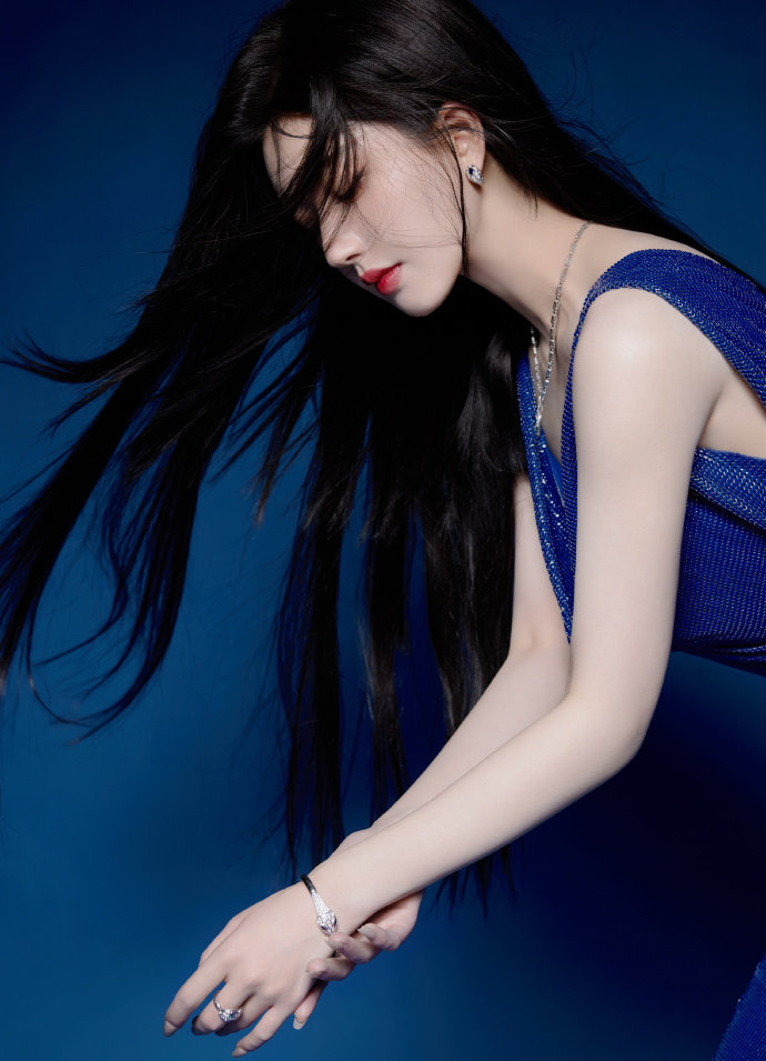 看美女自拍被操视频(图1)