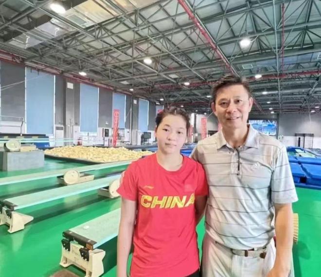 全红婵拍变装视频打扮时尚脸型小巧住集体宿舍被赞低调实在(图18)