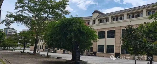 化州市第一中学杨梅空港校区2025年秋季初一级新生入学须知(图1)