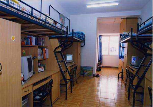 空军预警学院新生报到三代从军的他以战士身份考上军校(图1)