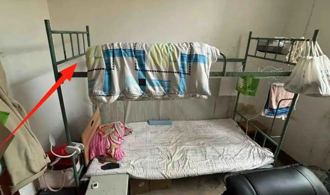 “18厘米我可受不了！”女生面对开学新床位把欲哭无泪演活了！(图5)