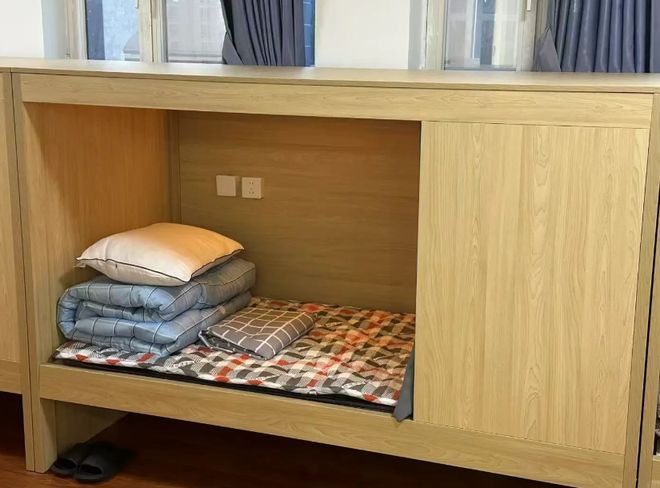 “花6500元睡棺材？”广东一高校宿舍被喷太压抑：不如校外租单间(图4)