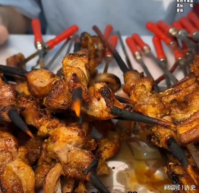 新疆文旅又白干！1000元烧烤自助吃太多老板翻脸付两千才走人(图5)