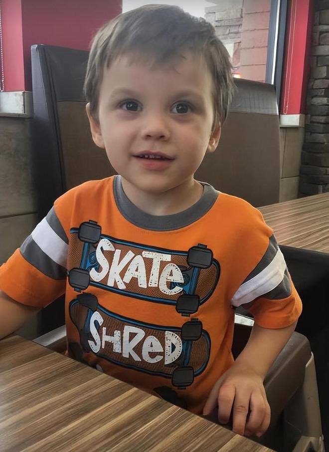 著名童星意外离世年仅16岁母亲晒童年照含泪告别(图8)