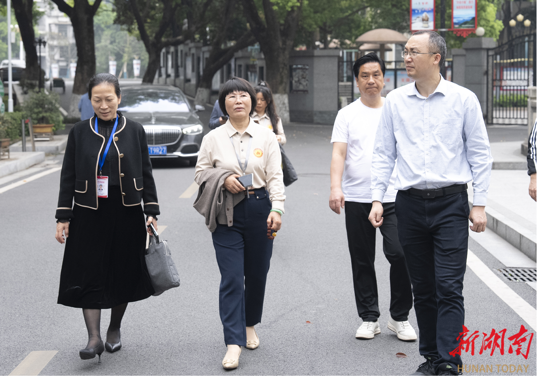 校友深情反哺母校宿舍焕新！衡阳市八中千名学子迎新居(图1)