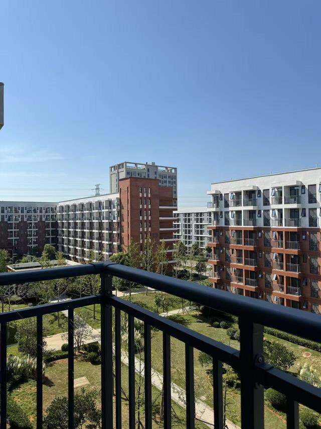 宿说温暖新有所属！武汉外语外事职业学院栋宿舍提档升级啦(图9)