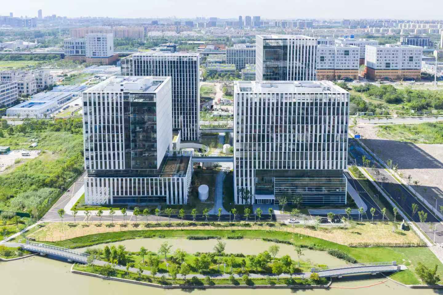 同济大学张江基地迎来首批近300名学生入驻(图2)