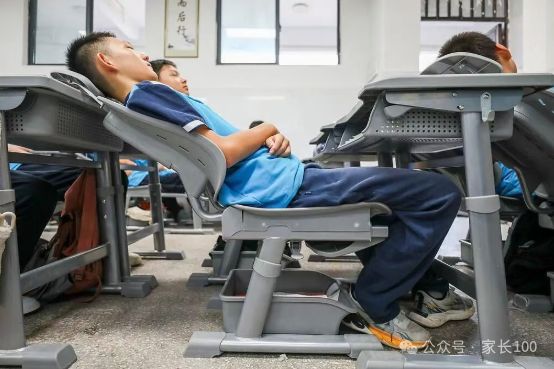 中小学生“躺平午休”时代要来了！新国标出台武汉多校已换新(图9)