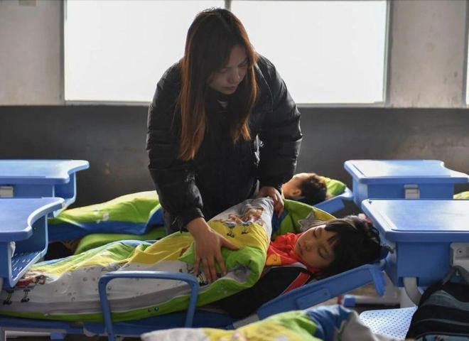 新“国标”出台中小学生躺平午睡要实现了(图1)