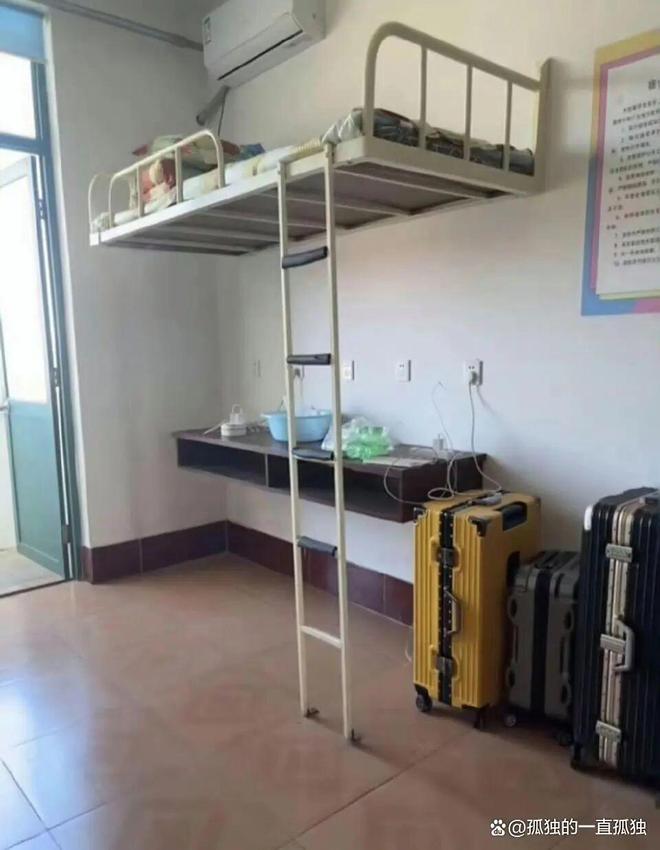 高校回应宿舍床直接钉在墙上校方哭穷！别让三角铁夺走孩子生命(图2)