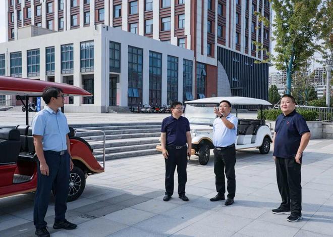 中国乡村教育发展研究中心及全国师范类院校教育资源共建联盟领导莅临林州建筑职业技术学院调研指导(图1)