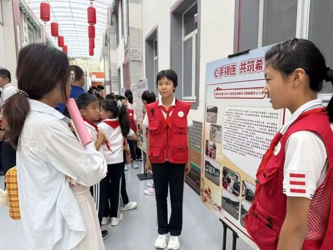 朝阳师生共上“思政课” 助力灾区学校重建！(图3)