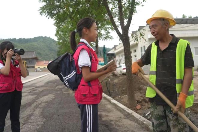 朝阳师生共上“思政课” 助力灾区学校重建！(图1)