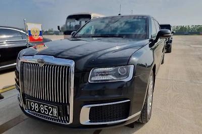 霍震霆与儿子们齐聚北京观看阅兵霍启刚发长文：强大的军队向世界展示了我国的底气(图5)