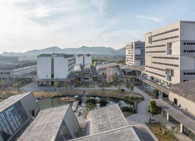 连爆两次！美院校区到底怎么了？网友：双一流大学流粪又流水…(图3)