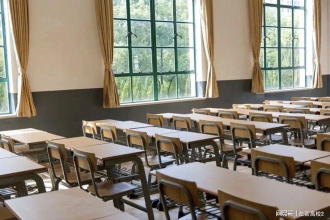 上海应用技术大学怎么样？食堂宿舍焕新颜惊艳！(图2)