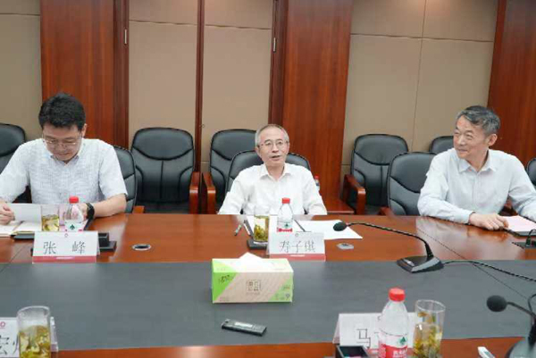 市政协副主席寿子琪赴中国建材国际工程集团有限公司走访市政协常委(图1)