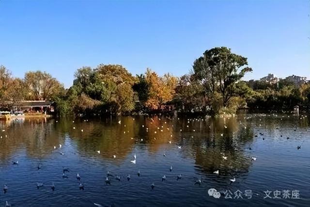 汪曾祺丨七载云烟(图1)