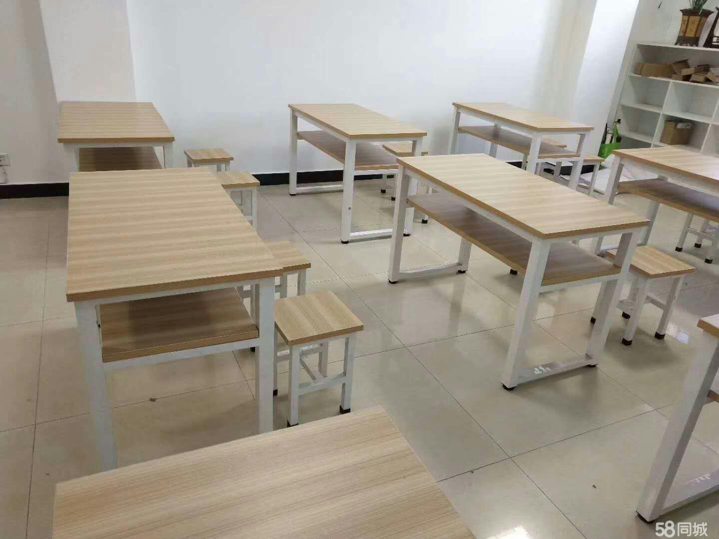 学生课桌椅蓝色款可升降单人学习桌椅成套学校办公家具新财(图1)