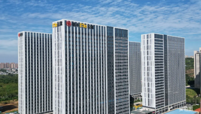 银丰Me公寓荣获“2025年中国住房租赁济南市优秀项目”奖项(图1)