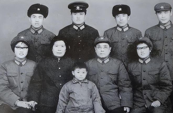 他自认为不追逐名利放弃争中将、上将离休待遇低于规定标准(图4)