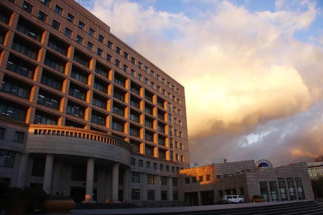 聚慧大连 高等院校继续教育2025年度盛会成功召开(图7)