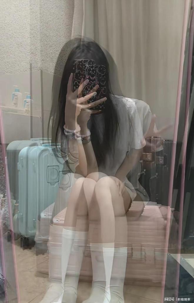 江西女大学生晚上在宿舍都在聊什么话题陪聊陪玩写真图片真实(图1)