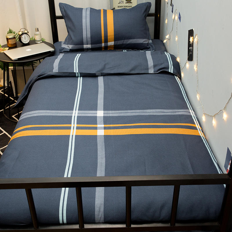 宿舍变军火库？美国男大学生网购1500发子弹床下搜出步枪(图1)