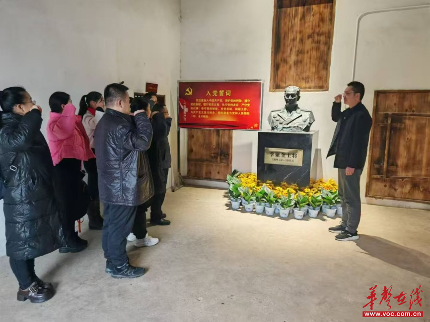 筑党建堡垒育时代新人 湖南人文科技学院数学与金融学院打造党建育人品牌(图1)