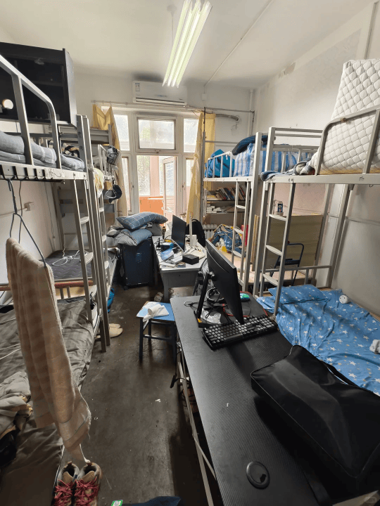 有的大学宿舍生活为什么越来越像一种身心煎熬？(图2)