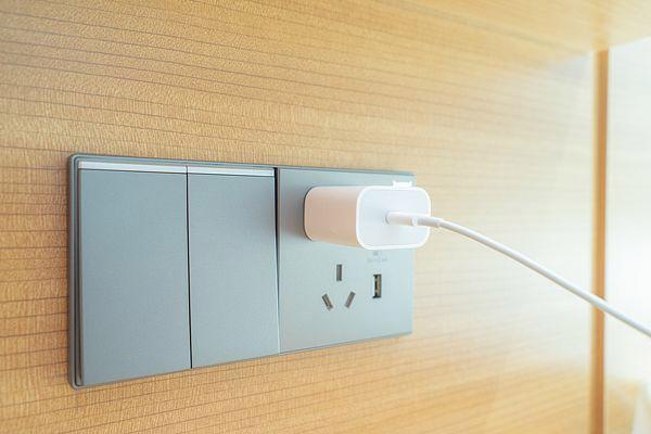 宿舍多人开电脑就跳闸校园安全不能“一限了之”(图1)