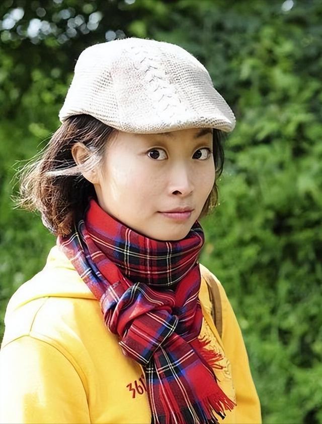 母亲是敬一丹父亲是亿万富豪她嫁英国老公后把公益当成事业(图1)