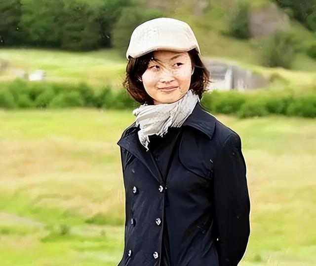 母亲是敬一丹父亲是亿万富豪她嫁英国老公后把公益当成事业(图9)