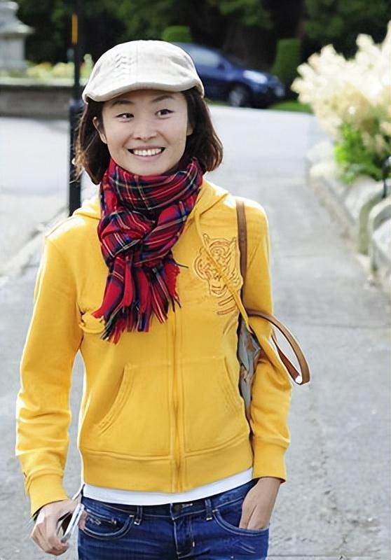 母亲是敬一丹父亲是亿万富豪她嫁英国老公后把公益当成事业(图10)