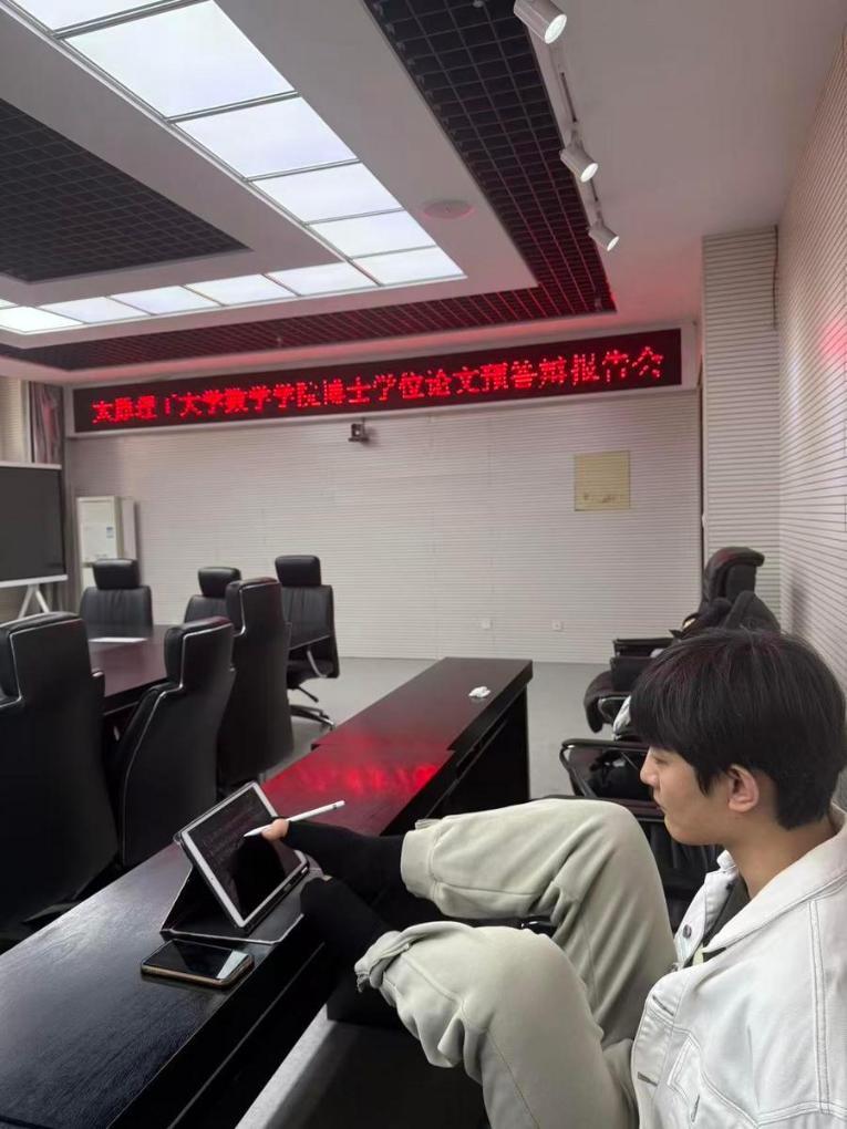 “折翼”亦飞翔无臂博士用双脚书写“逆袭”人生(图3)