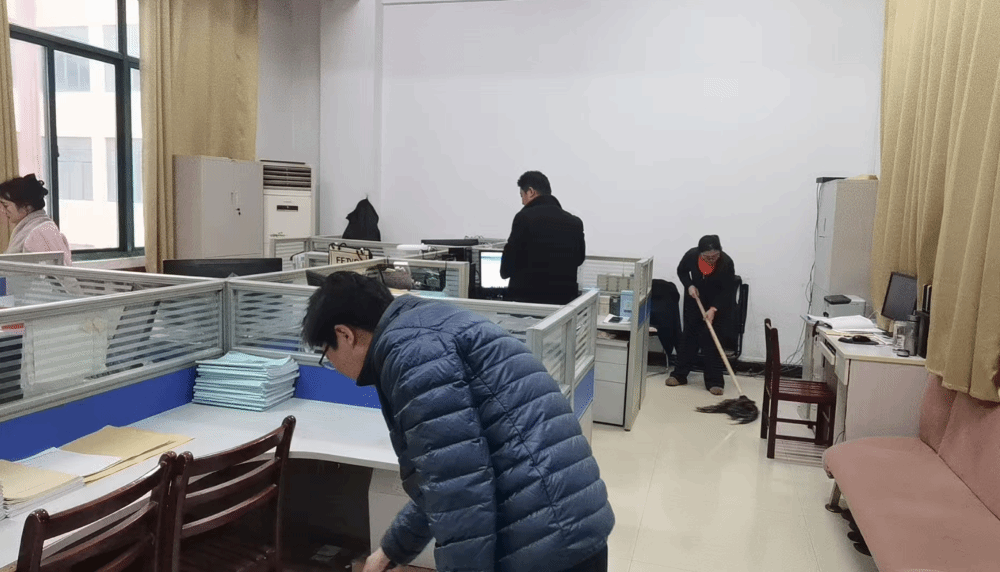 机电工程系开展安全隐患排查主题党日活动(图2)