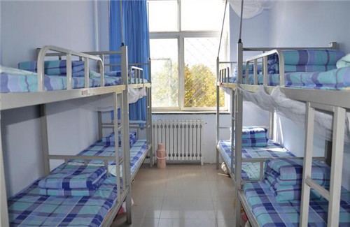 多地明确“高校逐步取消8人间”：扩招后有高校“6改8”发改委曾发文鼓励本科4人间(图1)