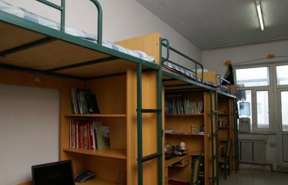 学姐劝告：新生入学时这3床位要“抢先占”选错后悔4年！(图1)