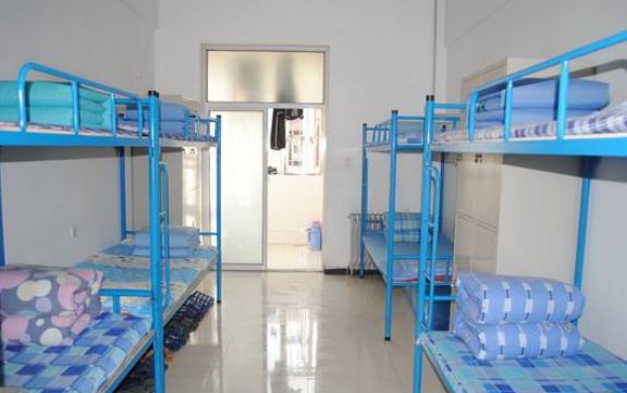 学姐劝告：新生入学时这3床位要“抢先占”选错后悔4年！(图3)