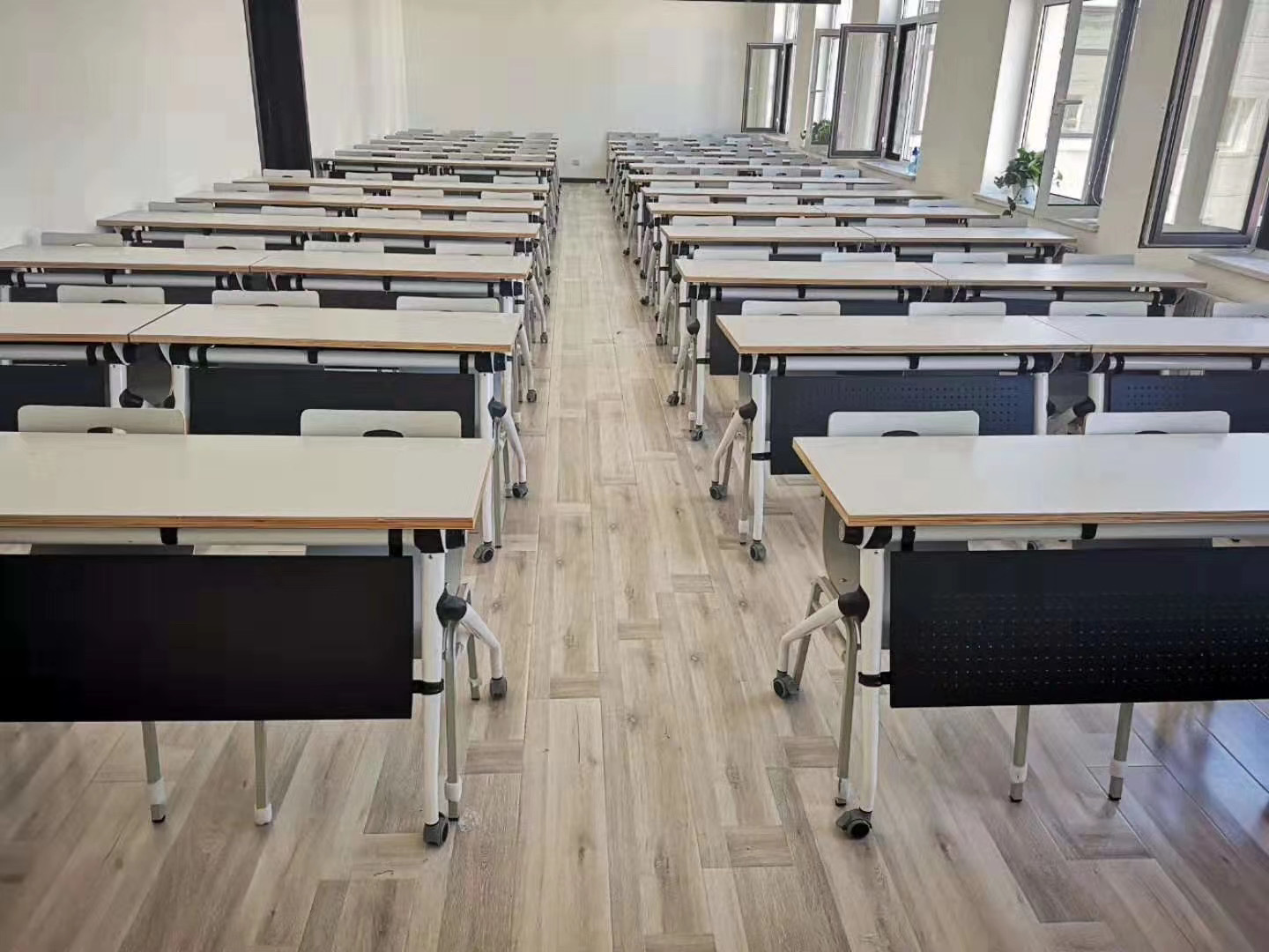 浙江豪圣建设项目管理有限公司关于浙江工商大学教工路校区9号教学楼桌椅中标(成交)结果公告(图1)