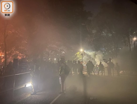 C老师：为协助内地生转移一天一宿没合眼(图1)